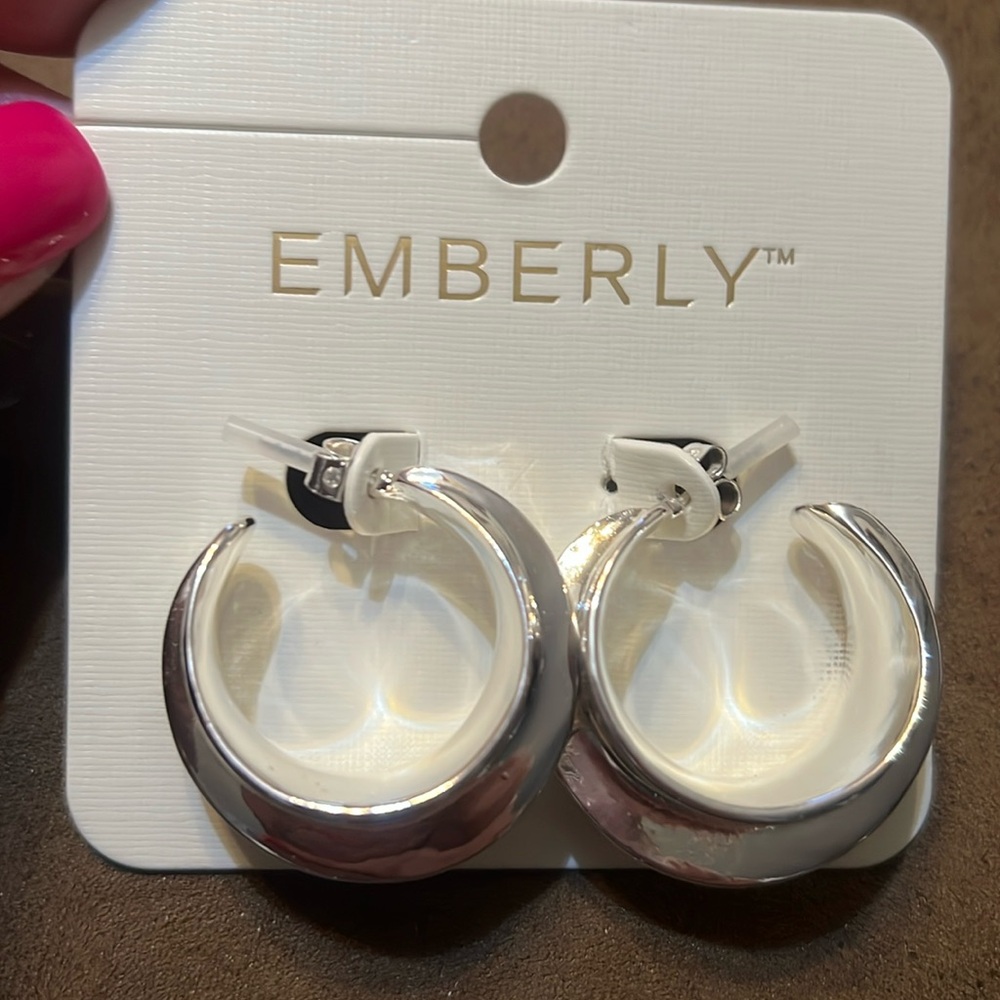 NWT Emberly Hoop Earrings